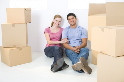 Flat removals and careful furniture handling service in Farringdon