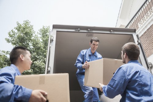 Professional removal van service navigating Farringdon streets