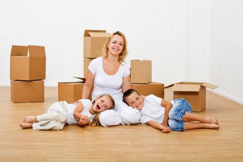 Different types of storage units available in Farringdon