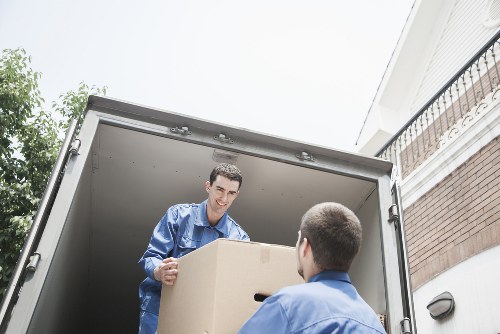 Packing and storage solutions offered by removal companies in Farringdon